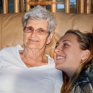 Meet your Posher, Julia